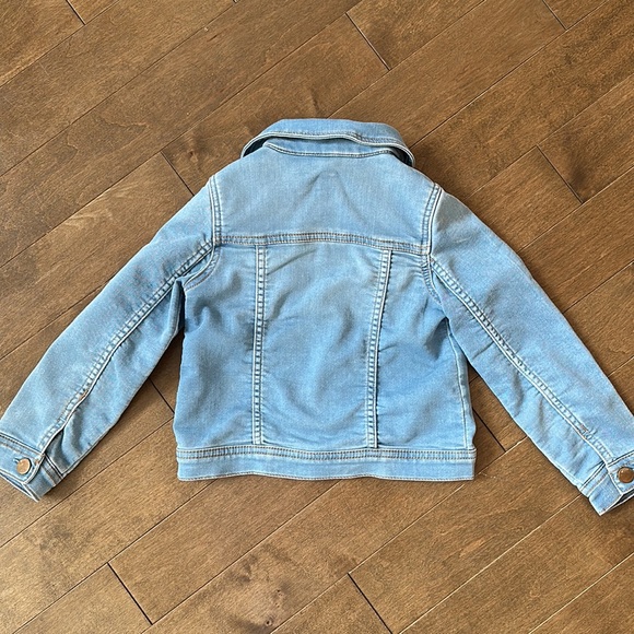 EUC Baby Gap denim jacket. Size US 5. - Picture 2 of 5